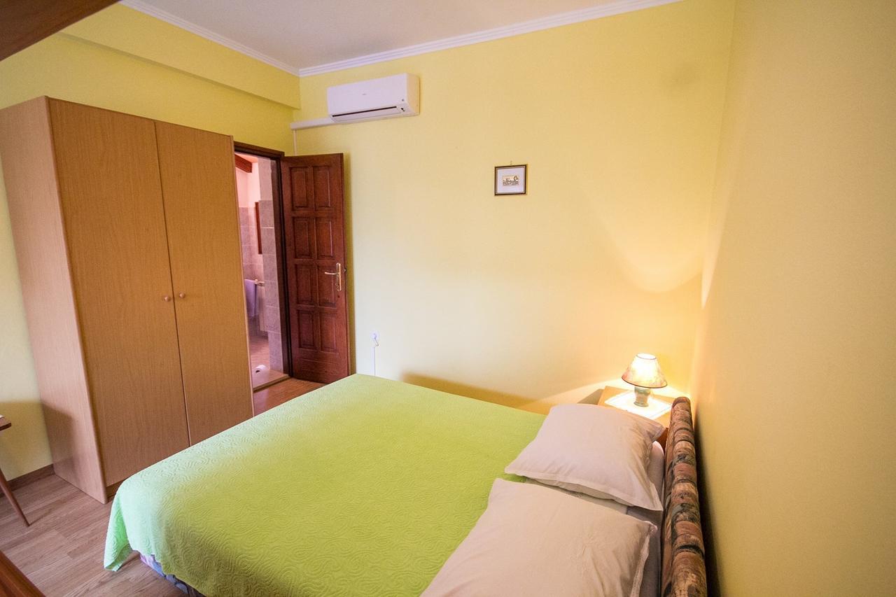 Sandra House With Apartment Umag Exterior photo
