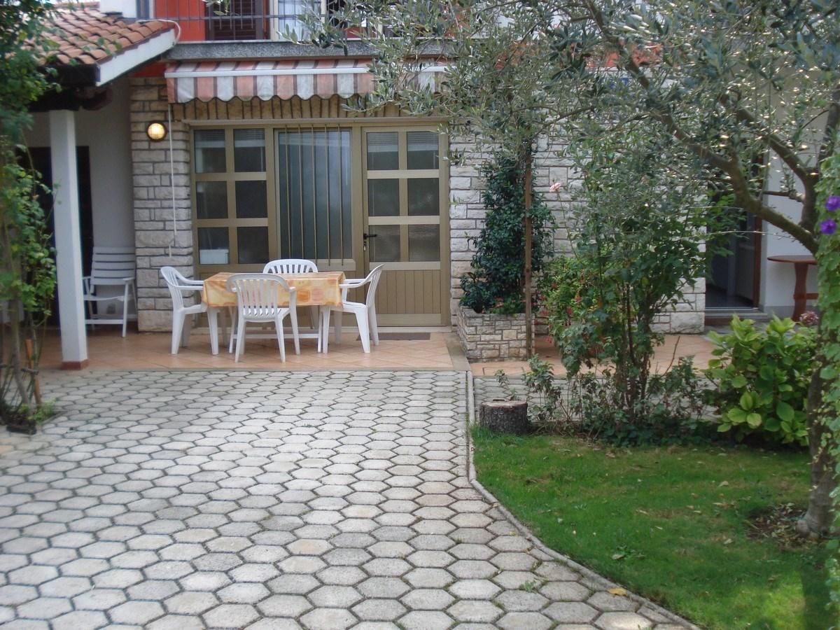 Sandra House With Apartment Umag Exterior photo